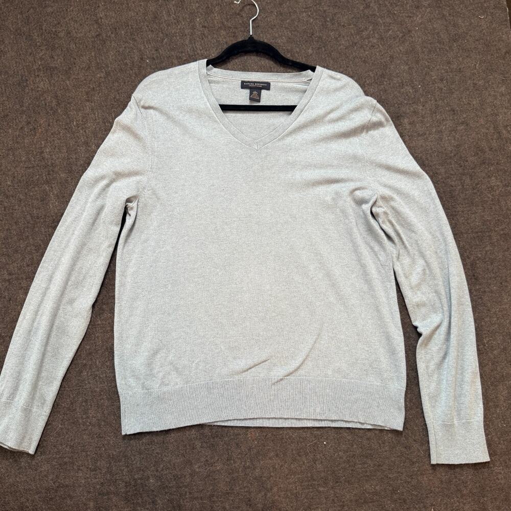 Banana Republic Luxury Blend V-Neck Sweater – Light Gray (Men’s L)